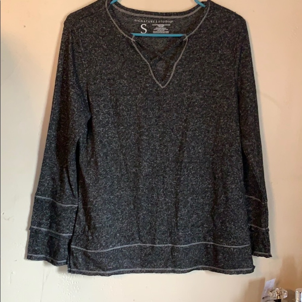Black/gray long sleeve shirt